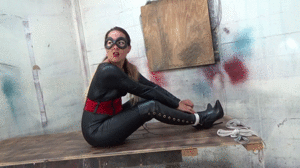 www.milfgigi.com - CAT BURGLAR CAPTURED thumbnail