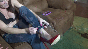 www.milfgigi.com - BUSTY MILF XXXX SELF BONDAGE IN STEEL thumbnail