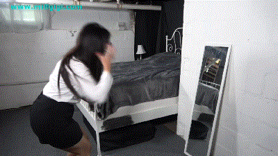 www.milfgigi.com - SEXY LATINA TRAPS & TIES OLDER WOMAN IN BEDROOM thumbnail
