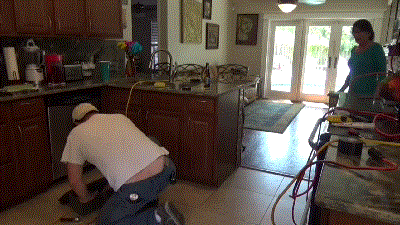 www.milfgigi.com - THE DERANGED ELECTRICIAN thumbnail